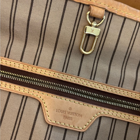 Louis Vuitton Delightful MM Brown Monogram Shoulder Bag - Picture 14 of 16